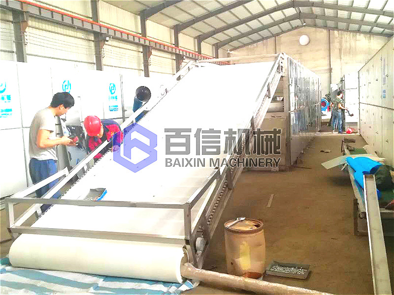 山藥烘干設(shè)備主要包含山藥切片機(jī)、烘干熱源，烘干主機(jī)，上料機(jī)，山藥包裝機(jī)、電源等配